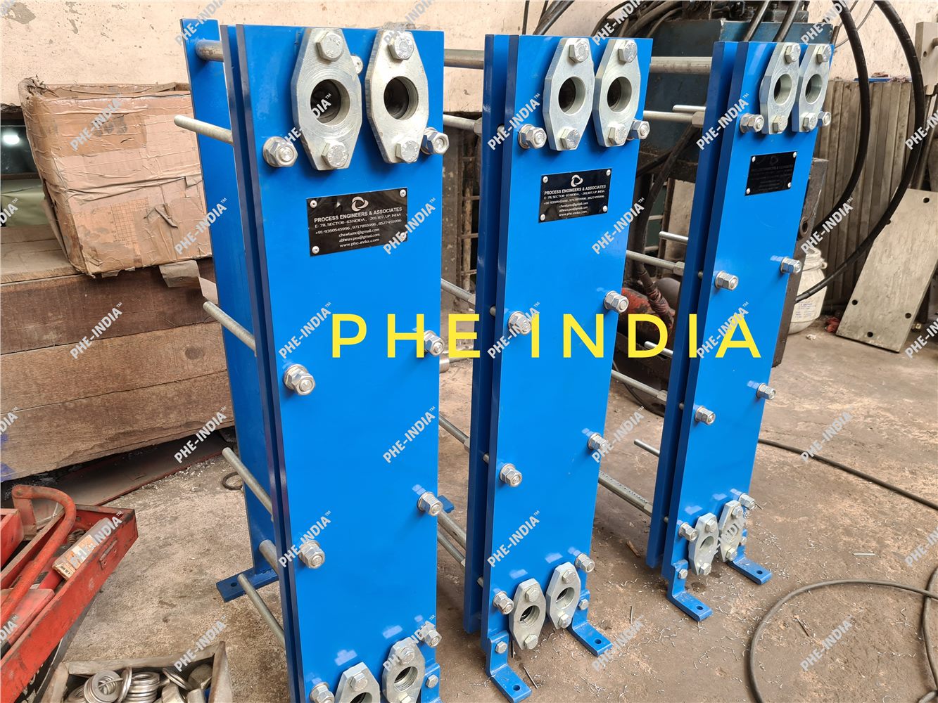 Plate heat exchanger plates and frame